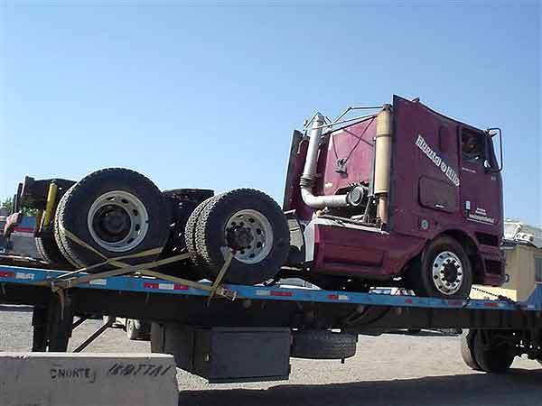 CIGUEñAL International 9800 2005  USADO EN DESARME