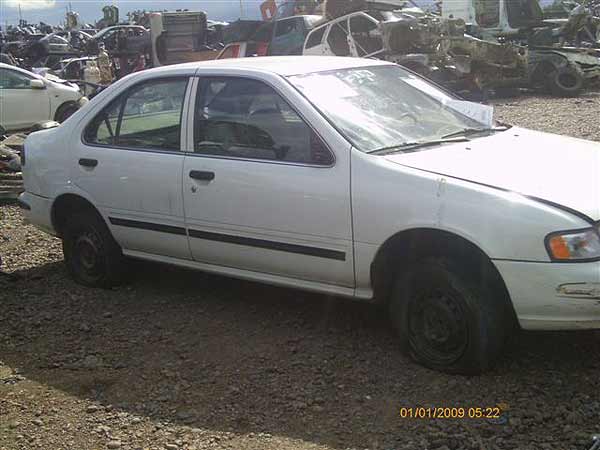 Nissan SENTRA 1997 - 1 REPUESTO USADO/USADA EN DESARME