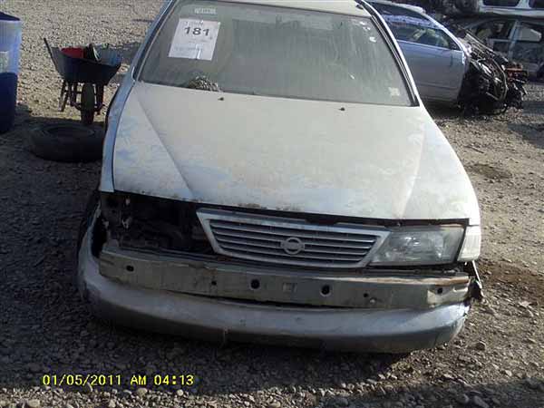 Nissan SENTRA 1997 - 1 REPUESTO USADO/USADA EN DESARME