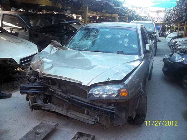  Hyundai ELANTRA 2004    EN DESARME