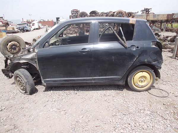 Tapa maleta Suzuki SWIFT  USADO