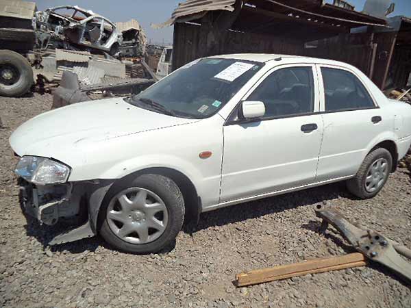  Mazda 323 1999   EN DESARME