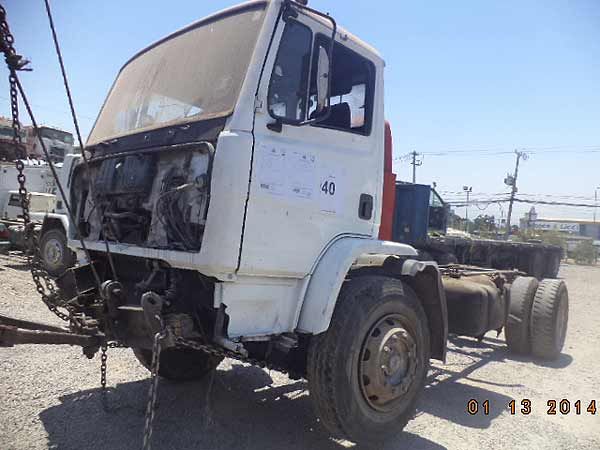 Mercedes-Benz 1718 2004 - 1 REPUESTO USADO/USADA EN DESARME