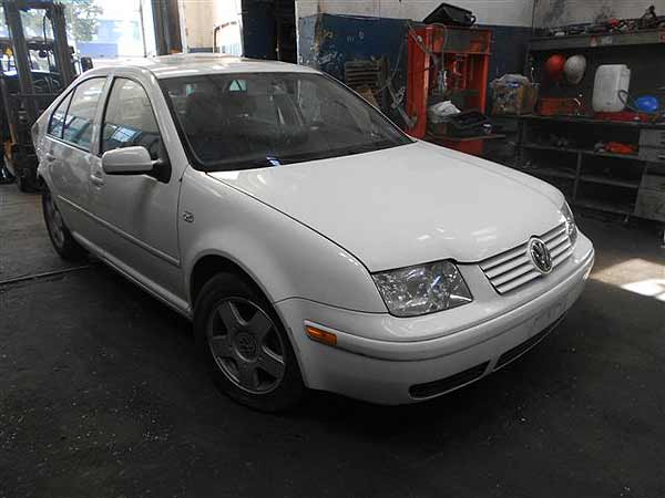  Volkswagen BORA 2000   EN DESARME