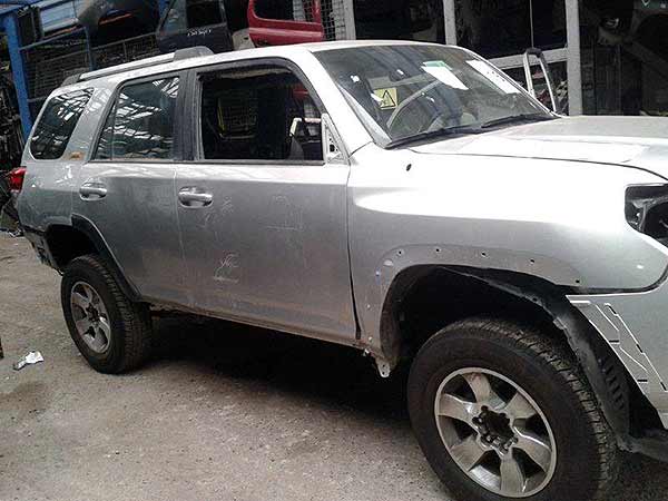 Toyota 4RUNNER 2013   EN DESARME