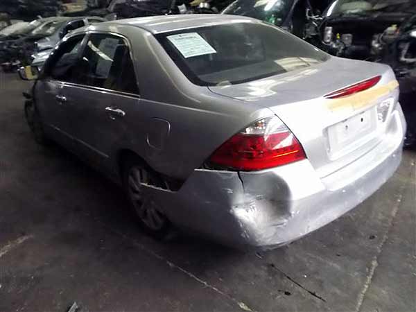 Honda ACCORD 2006 - 1 REPUESTO USADO/USADA EN DESARME