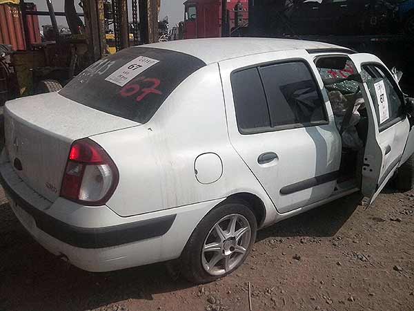 Renault CLIO 2006 - 1 REPUESTO USADO/USADA EN DESARME