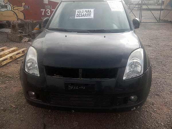 Tapa maleta Suzuki SWIFT  USADO