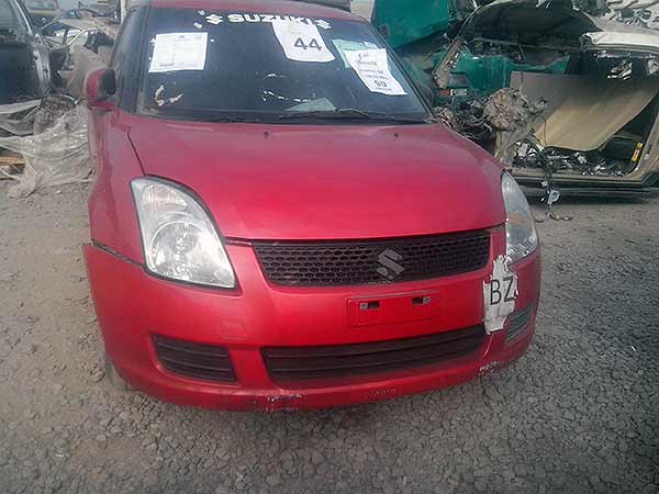 Tapa maleta Suzuki SWIFT  USADO