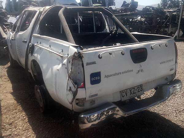  Mitsubishi L200 2011    EN DESARME