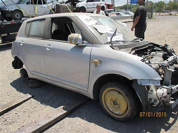 Tapa maleta Suzuki SWIFT  USADO