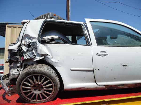 Volkswagen GOLF 2001 - 1 REPUESTO USADO/USADA EN DESARME