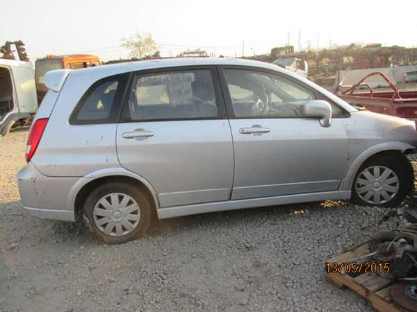 TAPA MALETA Suzuki AERIO 2004  USADO EN DESARME