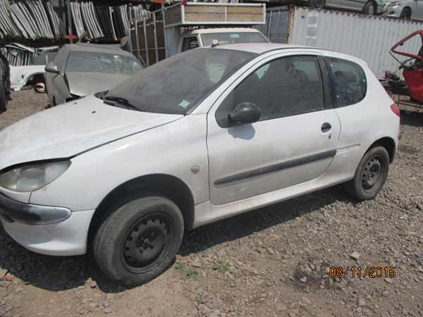 Peugeot 206 2002 - 1 REPUESTO USADO/USADA EN DESARME