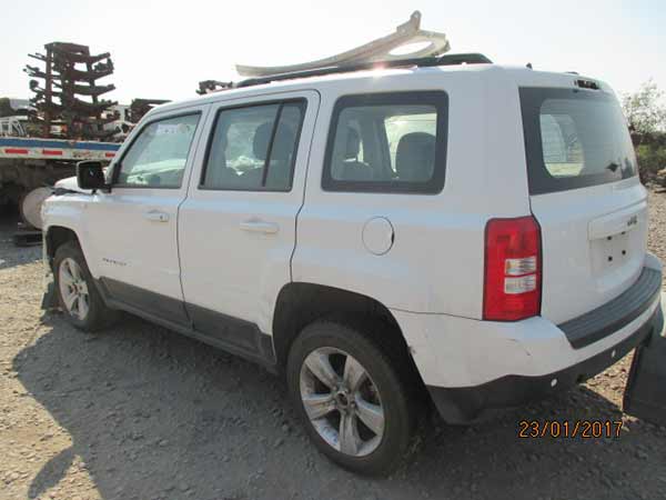 Foco Jeep PATRIOT  USADO