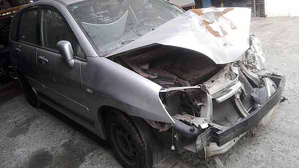 TAPA MALETA Suzuki AERIO 2007  USADO EN DESARME