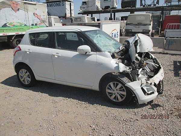 Tapa maleta Suzuki SWIFT  USADO