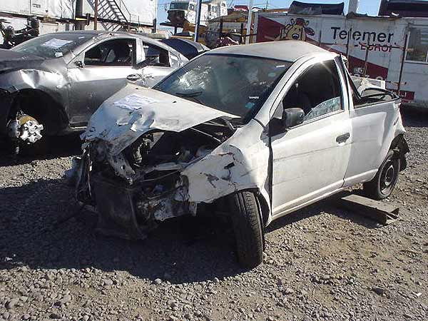  Toyota YARIS 2006    EN DESARME
