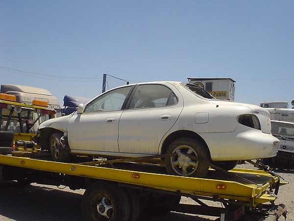  Hyundai ELANTRA 1996    EN DESARME