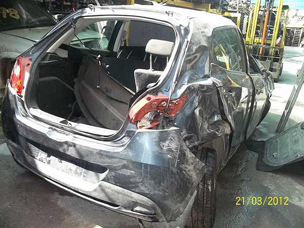  Mazda 2 2011    EN DESARME