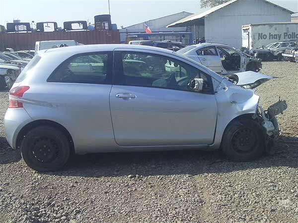  Toyota YARIS 2006    EN DESARME