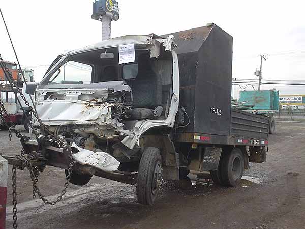 FOCO Mitsubishi CANTER 2008  USADO  EN DESARME