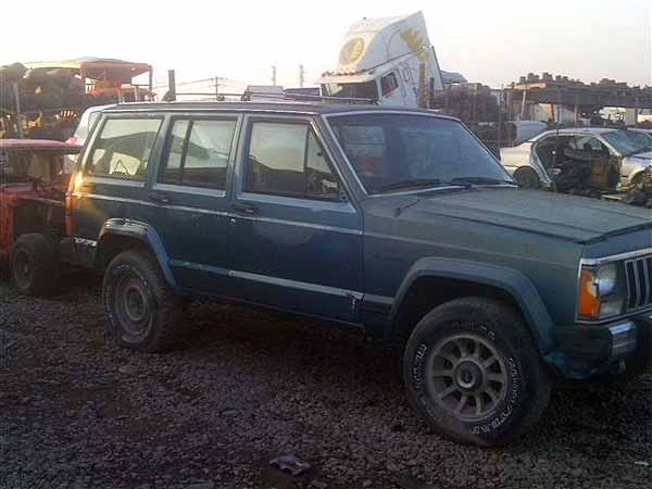  Jeep CHEROKEE 1986    EN DESARME