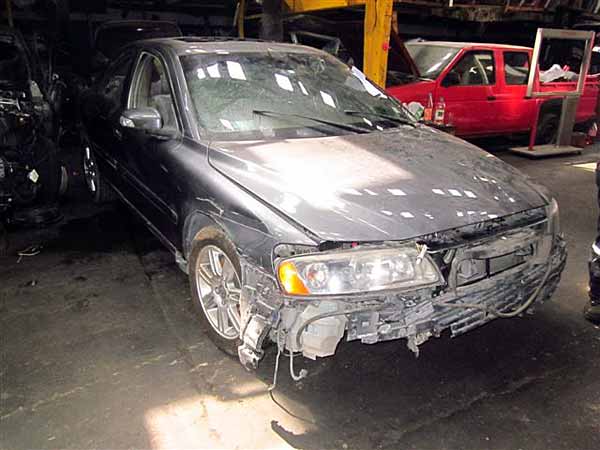 MAZA Volvo S60 2007  USADO  EN DESARME