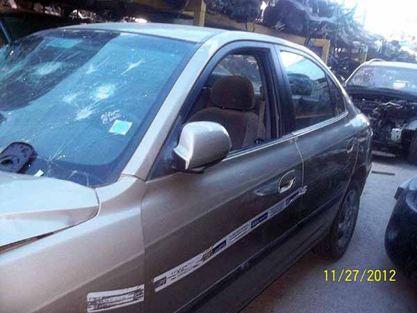  Hyundai ELANTRA 2004    EN DESARME