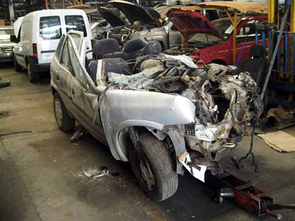  Chevrolet CORSA 2003    EN DESARME