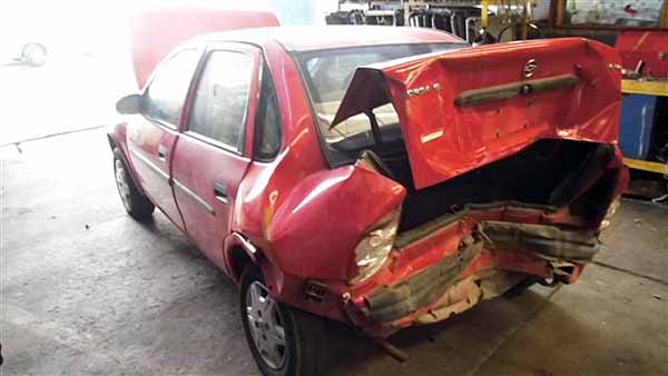  Chevrolet CORSA 2002    EN DESARME