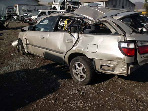 FOCO Mazda 626 1999  USADO  EN DESARME