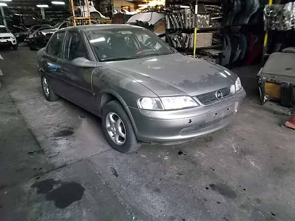 CREMALLERA DE DIRECCIóN Opel VECTRA 1996  USADA  EN DESARME