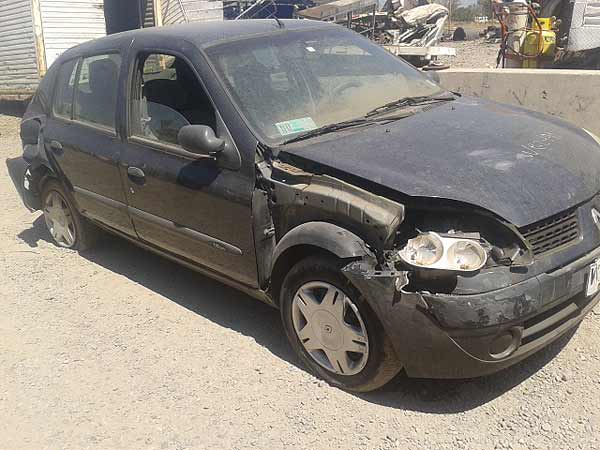  Renault CLIO 2006    EN DESARME