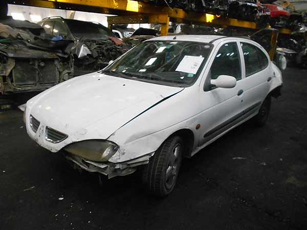  Renault MEGANE 2001    EN DESARME