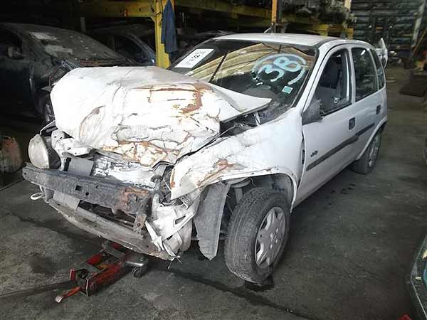  Chevrolet CORSA 2000    EN DESARME