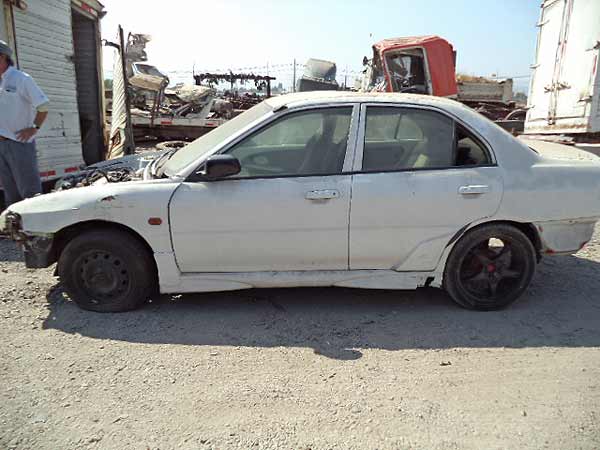  Mitsubishi LANCER 2000    EN DESARME