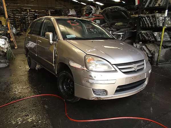  Suzuki AERIO 2004    EN DESARME