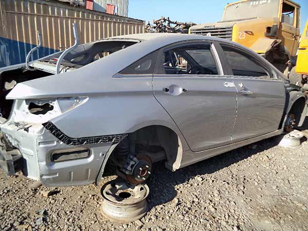  Hyundai SONATA 2011    EN DESARME