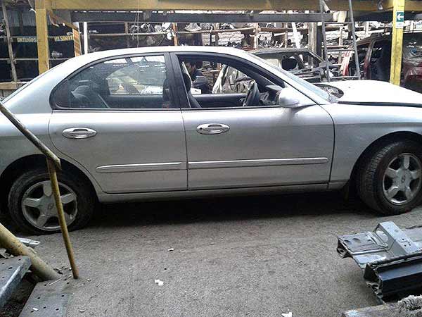  Hyundai SONATA 2002    EN DESARME