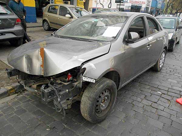  Kia CERATO 2012    EN DESARME