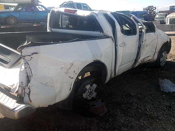  Nissan NAVARA 2011    EN DESARME