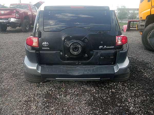  Toyota FJ CRUISER 2012    EN DESARME