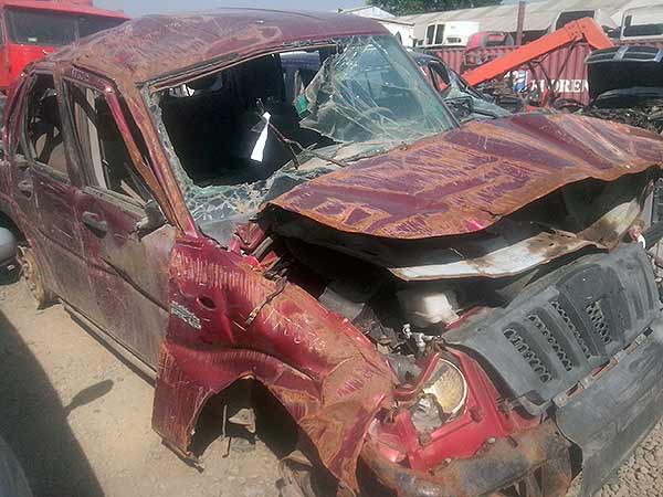 FOCO Mahindra PICK UP 2012  USADO  EN DESARME