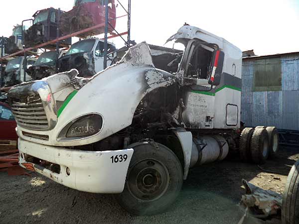 FOCO Freightliner CL120 2008  USADO  EN DESARME