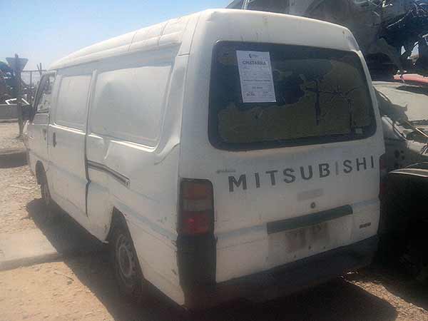 LLANTA Mitsubishi L300 2005  USADA  EN DESARME