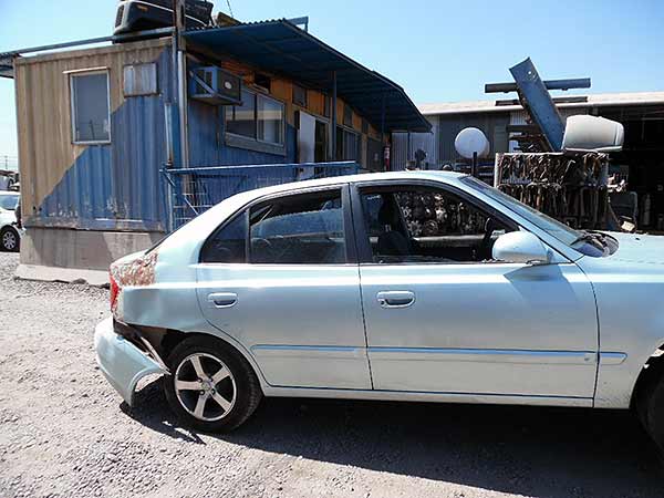  Hyundai ACCENT 2004    EN DESARME