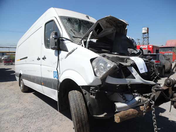 MUñON Mercedes-Benz Sprinter 2014  USADO  EN DESARME