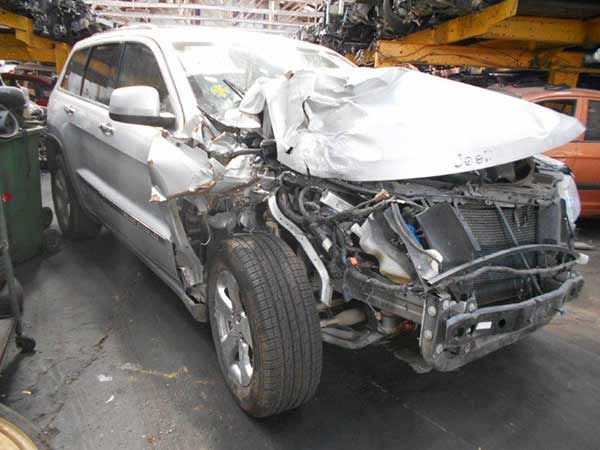  Jeep GRAND CHEROKEE 2012    EN DESARME