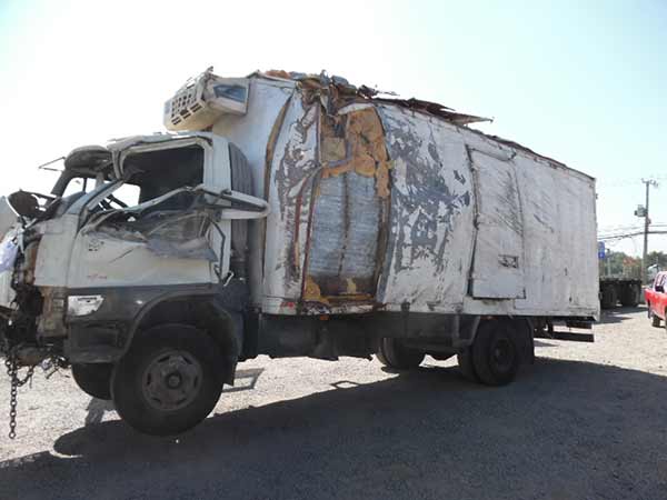 ESTANQUE DE PETROLEO Hino FC3JJSA 1998  USADO  EN DESARME